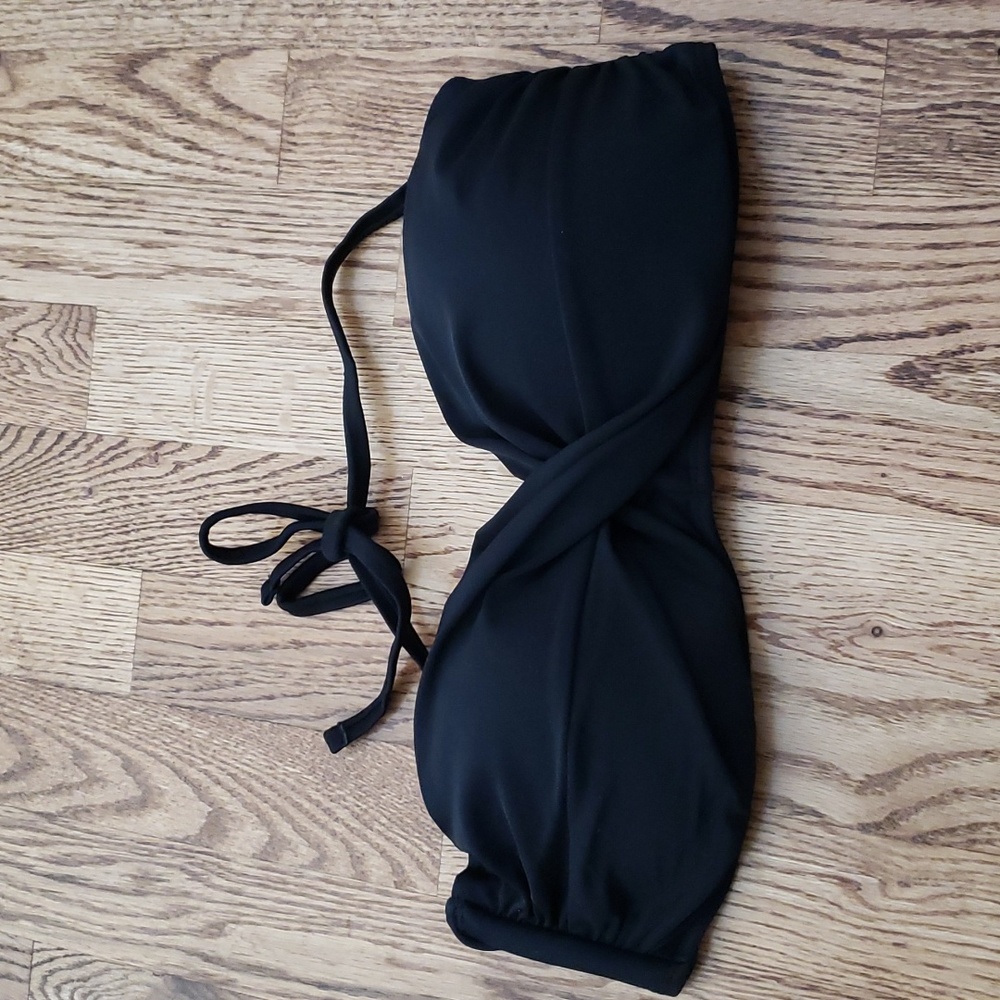 (M) Classic Black Bikini Top Vacation Resortwear Ocean Beach Beachwear